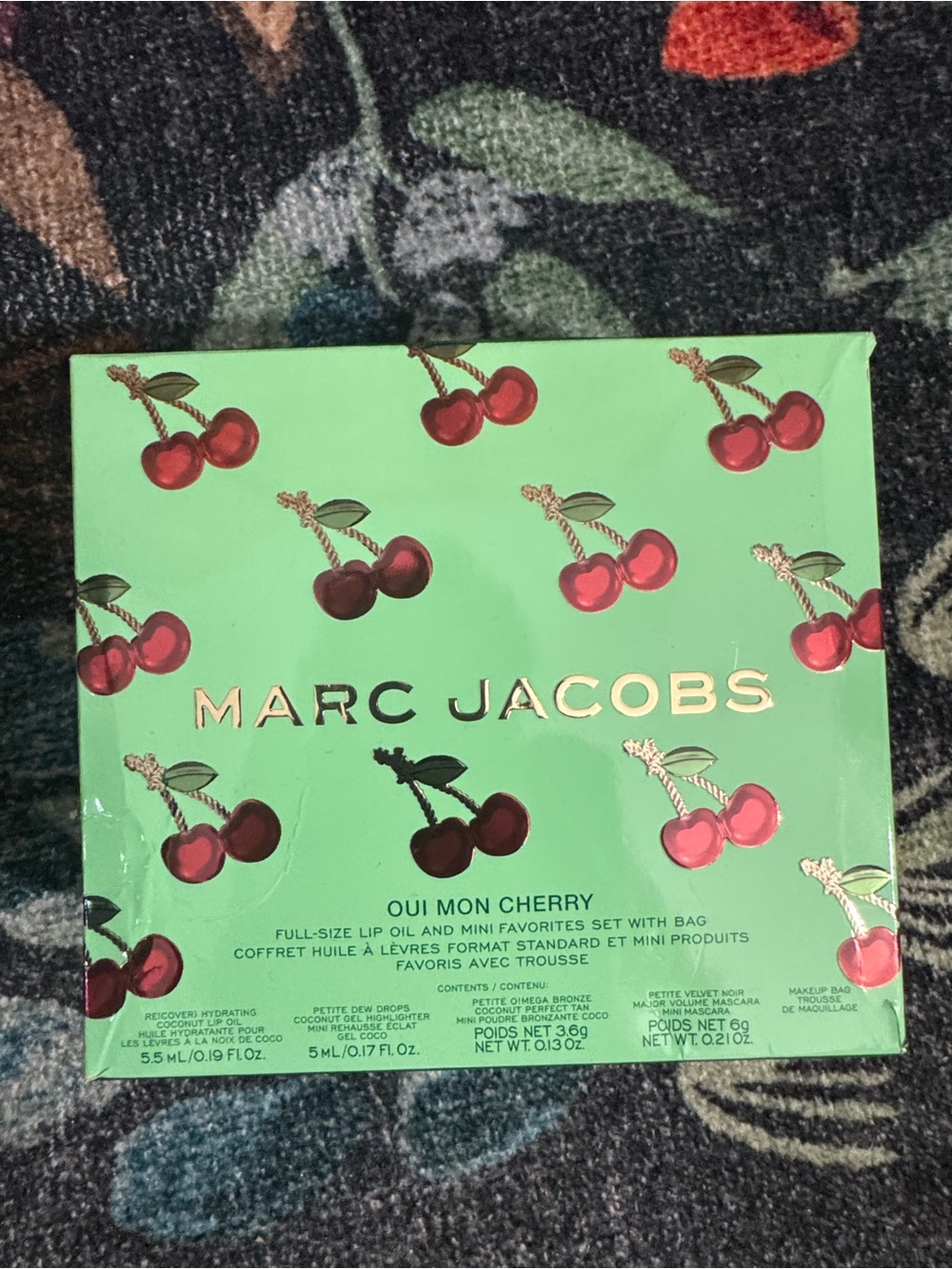 Marc Jacob’s Makeup set with small pocketbook purse